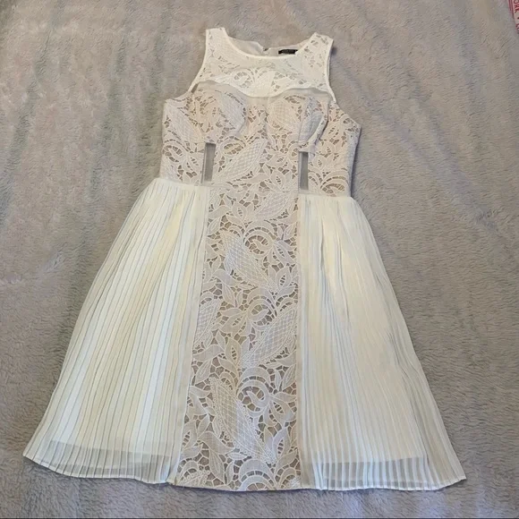 Gianni Bini | Dresses | Gianni Bini White Pleated Lace Dress | Poshmark